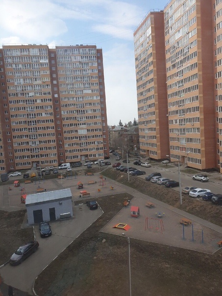 Сдам свою 2х комнатную квартиру в Красково (Люберецкое направление 12км от МКАД). 8 минут пешком до станции Коренёво (электричка проезжает Выхино, Авиамоторную, Электрозаводскую и Комсомольскую).<br>Дом 2011 года. Рядом озера и лес. <br>В квартире раздельный санузел, гардеробная, крытый балкон, два вместительных шкафа, кровать 2х спальная и диван, отличная кухня.<br>Без посредников, залог + оплата месяца. 26т.р.<br>Можно с детьми и животными. Строго не курящие.<br><br> - фото Фото: Сдам свою 2х комнатную квартиру в Красково (Люберецкое направление 12км от МКАД). 8 минут пешком до станции Коренёво (электричка проезжает Выхино, Авиамоторную, Электрозаводскую и Комсомольскую).<br>Дом 2011 года. Рядом озера и лес. <br>В квартире раздельный санузел, гардеробная, крытый балкон, два вместительных шкафа, кровать 2х спальная и диван, отличная кухня.<br>Без посредников, залог + оплата месяца. 26т.р.<br>Можно с детьми и животными. Строго не курящие.<br><br>