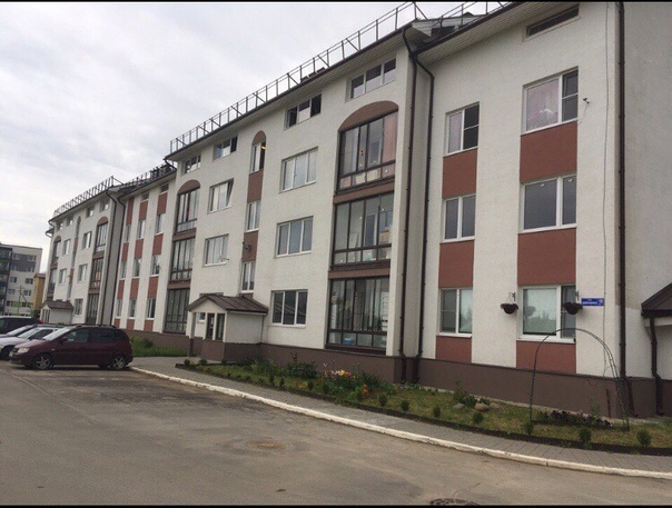 Сдаю квартиру-студию в ЖК Шведские Пруды (дом, октябрь 2016 года постройки) без агентов, без комиссионных. Прямой договор аренды. Комната-25 м, с/узел совмещенный, телевизор, интернет, цифровое телевиденье, дверь металлическая, диван-кровать, шкаф, столик и 2 стула, в прихожей вешалки, кухня полностью оборудована, холодильник, плита, стиральная машинка. Дом не социальный (очень приличные соседи). Рядом с домом красивый пруд. Остановка общественного транспорта 5 минут пешком (на Дороге Жизни). Сдам на длительный срок! <br>Дом выполнен по монолитной технологии с несъёмной опалубкой «велокс», что обеспечивает превосходную шумоизоляцию. <br>Собственная газовая котельная обеспечивает теплую воду и отопление, не зависимо от сезонности. Управляющая компания находится в самом комплексе. <br>На территории комплекса расположена детская игровая площадка.<br>В пределах 500 метров расположен крупный супермаркет «Перекресток» и Всеволожская городская больница.<br>16 000 в месяц + КУ, залог 100%. 8-911-767-37-20. - фото Фото: Сдаю квартиру-студию в ЖК Шведские Пруды (дом, октябрь 2016 года постройки) без агентов, без комиссионных. Прямой договор аренды. Комната-25 м, с/узел совмещенный, телевизор, интернет, цифровое телевиденье, дверь металлическая, диван-кровать, шкаф, столик и 2 стула, в прихожей вешалки, кухня полностью оборудована, холодильник, плита, стиральная машинка. Дом не социальный (очень приличные соседи). Рядом с домом красивый пруд. Остановка общественного транспорта 5 минут пешком (на Дороге Жизни). Сдам на длительный срок! <br>Дом выполнен по монолитной технологии с несъёмной опалубкой «велокс», что обеспечивает превосходную шумоизоляцию. <br>Собственная газовая котельная обеспечивает теплую воду и отопление, не зависимо от сезонности. Управляющая компания находится в самом комплексе. <br>На территории комплекса расположена детская игровая площадка.<br>В пределах 500 метров расположен крупный супермаркет «Перекресток» и Всеволожская городская больница.<br>16 000 в месяц + КУ, залог 100%. 8-911-767-37-20.