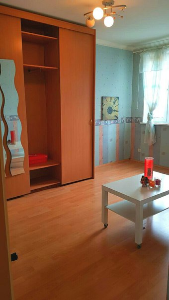 Сдаю КОМНАТУ в 2-х квартире <br>Комната 18 м2 все ком.изолированные <br> Чистая уютная комната с хорошим ремонтом на 10 этаже,очень БОЛЬШАЯ квартира 85 м2<br> 20 минут от метро «НОВОКОСИНО» <br>Или экспресс 18 минут до метро «КУРСКАЯ» <br>В квартире есть <br>(wi-fi соковыжималка,стир.машина,тv,свч,холодильник,мебель,два шкафа-купе)<br>Соседи молодая пара без детей,в выходные они на даче. <br> Рядом магазины,тц,аптека,рестораны,кафе.клубы<br>Без комиссий,без залога,Без депозита,и не надо платить ком.платежи!!! <br>Цена просто сказка: 13500 руб/мес <br> 8(965)193-78-44 или в л.с<br>#сдам, #сниму, #квартира, #комната, #аренда, #недвижимость - фото Фото: Сдаю КОМНАТУ в 2-х квартире <br>Комната 18 м2 все ком.изолированные <br> Чистая уютная комната с хорошим ремонтом на 10 этаже,очень БОЛЬШАЯ квартира 85 м2<br> 20 минут от метро «НОВОКОСИНО» <br>Или экспресс 18 минут до метро «КУРСКАЯ» <br>В квартире есть <br>(wi-fi соковыжималка,стир.машина,тv,свч,холодильник,мебель,два шкафа-купе)<br>Соседи молодая пара без детей,в выходные они на даче. <br> Рядом магазины,тц,аптека,рестораны,кафе.клубы<br>Без комиссий,без залога,Без депозита,и не надо платить ком.платежи!!! <br>Цена просто сказка: 13500 руб/мес <br> 8(965)193-78-44 или в л.с<br>#сдам, #сниму, #квартира, #комната, #аренда, #недвижимость