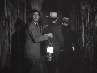 Бэтмен / Batman (1943) | 8 серия из 15 | Lured by Radium / Радиевая приманка
