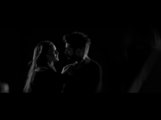 Fahriye Evcen ve Burak Özçivit - Hasretinle Yandı Gönlüm / Aşk Sana Benzer Film