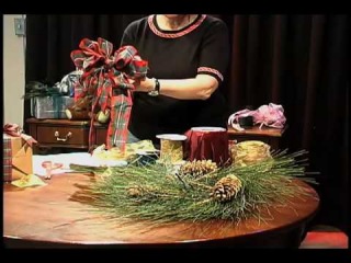 Бант для рождественского венка/How to Make a Perfect Christmas Wreath Bow