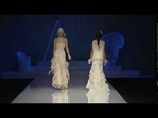 Gaudi Novias 2012: desfile Yolan Cris colección 2013