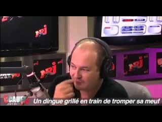 Cauet : Un mec baise pendant que sa copine