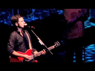 John Stamos and The Beach Boys perform