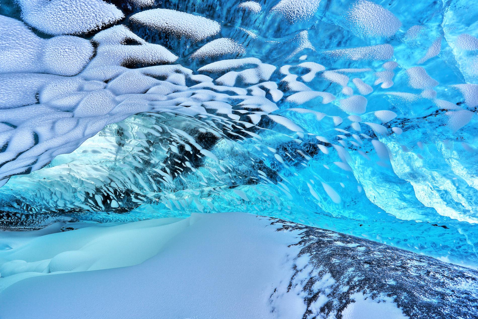 Форма для льда шар. Дробленый лед. Чешуйчатый лед фото. The best ice. Кусочки льда.