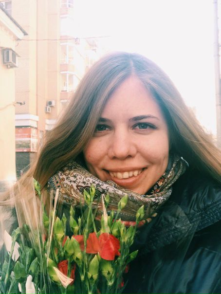 Фото: Сдам хорошей девчонке просторную уютную комнату в 2-к квартире в центре Москвы. Вторую комнату арендую сама. <br><br>Квартира сразу после ремонта, сделана с душой. Шикарный вид из окна, рядом магазины, круглосуточный маникюрный салон, бассейн, кафе