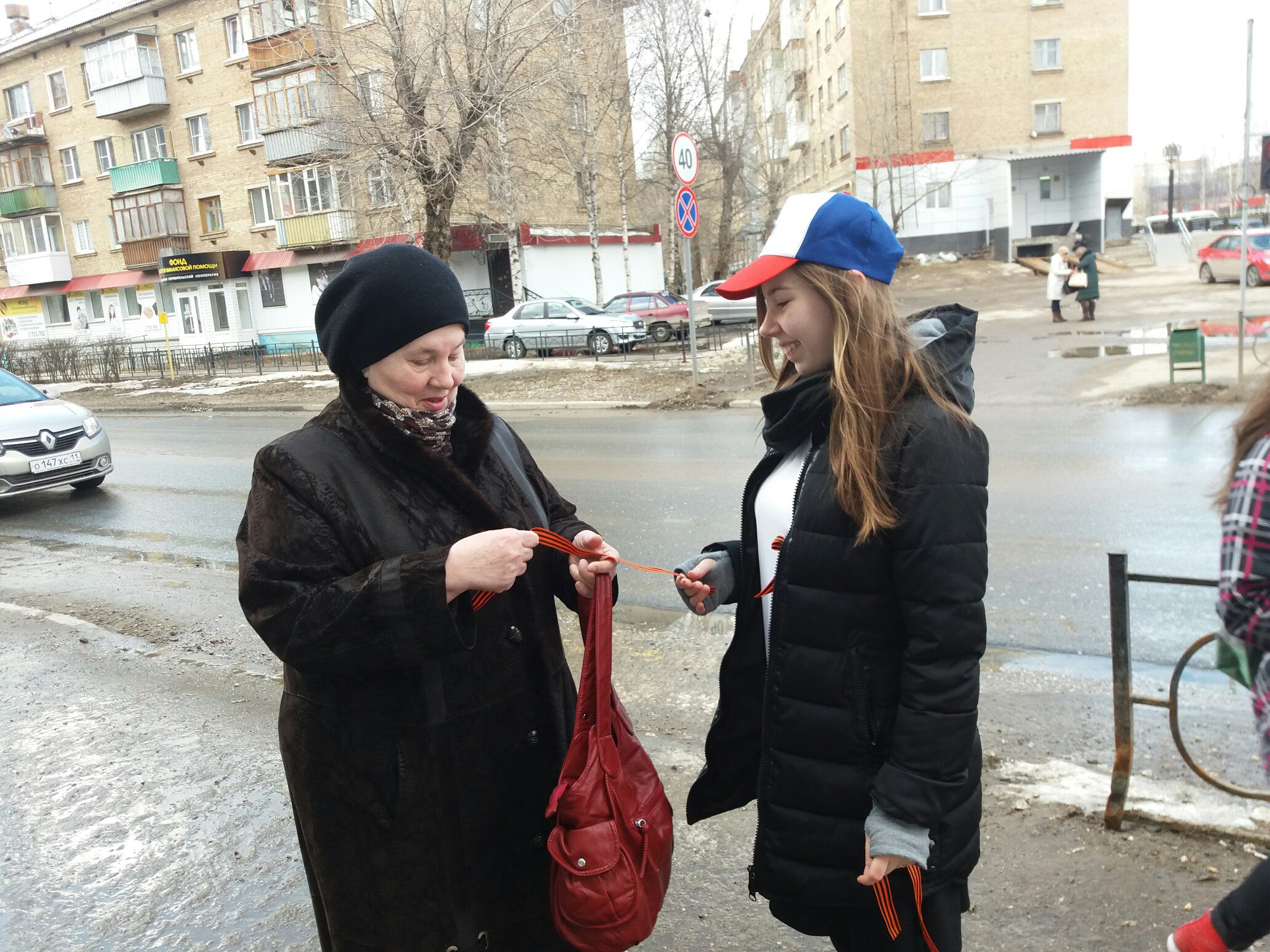 Волонтеры напомнили ухтинцам о доблести защитников Отечества