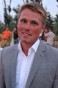 Константин Мельников