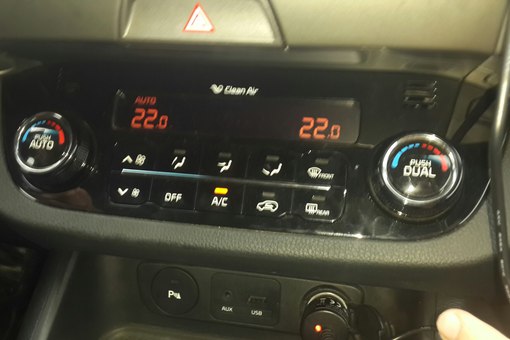 При включении печки включается кондиционер киа - фото