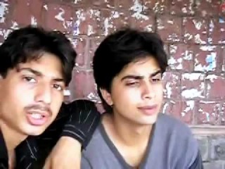 Pakistani Shahrukh-khan must watch looking real