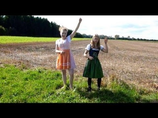 White girls Azonto dance, Ayi - Criss Waddle