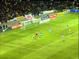 Que isso, Hulk! Neymar faz bela defesa, mas atacante pisa na bola, Brasil 2x2 Itália