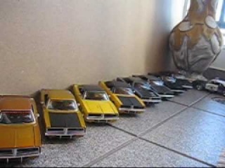 Maisto Dodge Charger 1:24 Collection Maio - 2009