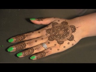 Eid Mehendi : Circular/Round Traditional Indian/Pakistani Henna Mehendi Design