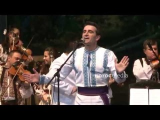 Ansamblul etnofolcloric Plăieşii - La bordeiul cel din vale