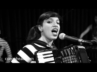 Banda Magda performs Amour T'es La for congahead.com