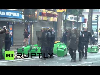 France: Mayhem in Paris as tear gas hits pro-Palestinian protesters