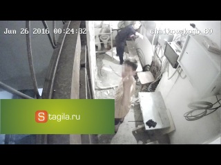 Вандалы с плоскогубцами