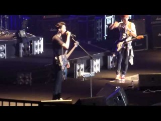 CNBLUE CSHK Day 2 - Opening intro in Cantonese + YH Beat box and scratching