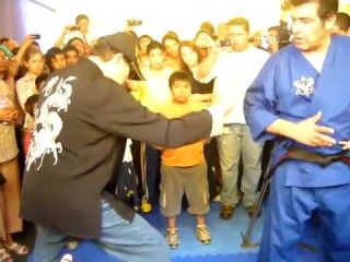 忍術 Chi power test, Hanshi Frank Dux: Koga Yamabushi Ryu Ninjutsu (Dux Ryu) 忍術
