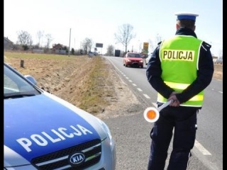 Как пропускают скорую помощь в Польше