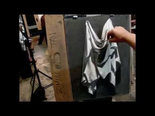 Instructional how to draw drapery demo from Tan's Fine Art Studio, by Zimou Tan