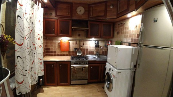 Сдам 3х компатную квартиру 56 кв.м. <br>Адрес: Московский р-н, Витебский пр. д.61. к.1. <br>этаж 2 из 5 <br>Метро Купчино, Звездная (7 мин. на транспорте от метро) <br>2 изолированные комнаты (11 и 20 кв.м.) <br>Большая кухня-гостинная (17 кв.м.) <br>Санузел раздельный, балкон не застрекленный <br>Есть холодильник, стиральная машина, посудомоечная машина, газовая плита <br>интернет оплачен до августа (есть wifi) <br>В большой комнате кровать с артопедическим матрасом, в маленькой комнате диван-книжка <br>Стоимость 25 000 рублей в месяц + К.У. (4000 летом - 6000 зимой в месяц) <br>Залог 100% - фото Фото: Сдам 3х компатную квартиру 56 кв.м. <br>Адрес: Московский р-н, Витебский пр. д.61. к.1. <br>этаж 2 из 5 <br>Метро Купчино, Звездная (7 мин. на транспорте от метро) <br>2 изолированные комнаты (11 и 20 кв.м.) <br>Большая кухня-гостинная (17 кв.м.) <br>Санузел раздельный, балкон не застрекленный <br>Есть холодильник, стиральная машина, посудомоечная машина, газовая плита <br>интернет оплачен до августа (есть wifi) <br>В большой комнате кровать с артопедическим матрасом, в маленькой комнате диван-книжка <br>Стоимость 25 000 рублей в месяц + К.У. (4000 летом - 6000 зимой в месяц) <br>Залог 100%