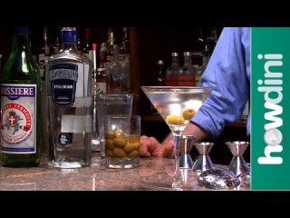 How to make a dirty martini - Dirty martini drink recipe