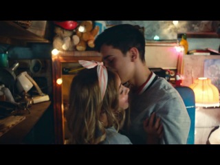 Улица: Презентация клипа в гараже из сериала Улица смотреть бесплатно видео онлайн.