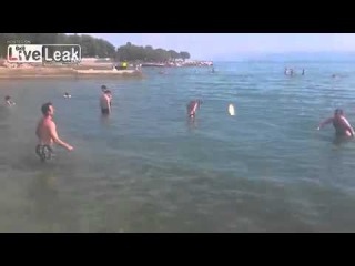 LiveLeak Daily - Bosnian people playing Frisbee