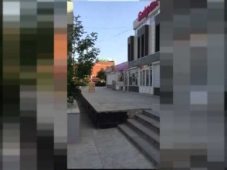 В Актау за украденную в супермаркете бутылку водки, мужчину избили, раздели и выгнали голым на улицу
