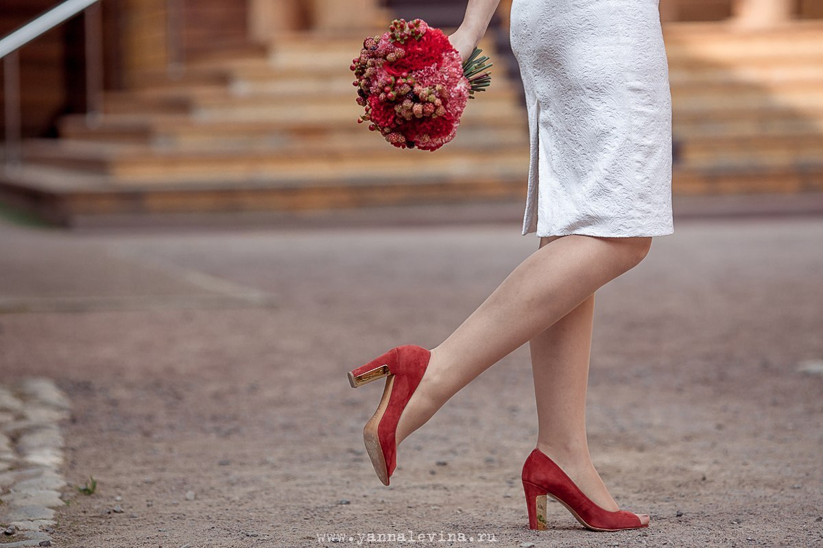 Белое Платье Красные Туфли Песня фото 10