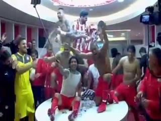 Ολυμπιακος - Λεβαδειακος 4-0 Πανηγυρισμοι στα αποδυ