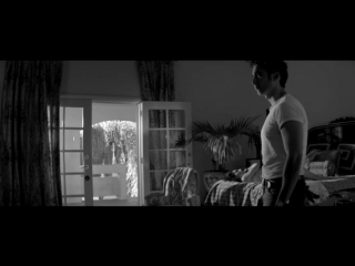 A Girl Walks Home Alone at Night (Una Chica Vuelve a Casa Sola de Noche) (2014) Subtítulo