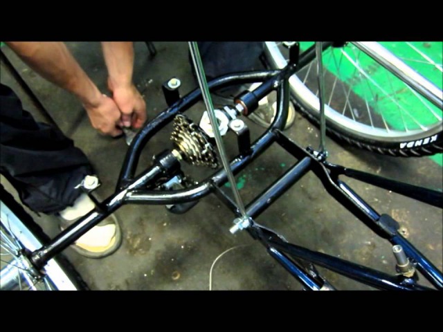 Assembly_of_tricycle_velomastera.wmv