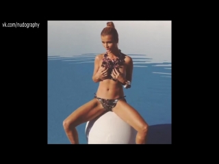 Джоанна Крупа (Joanna Krupa) голая. Видео из Instagram