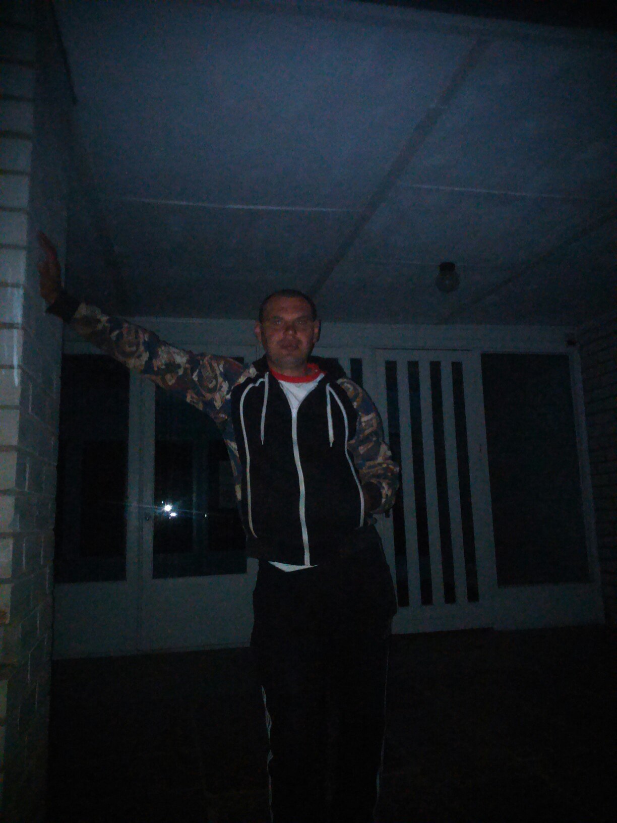 бандит 11. бандит с пистолетом. бандит 11. Sheriffen bandit rock. квест последняя зацепка за бандитов.