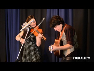 Folk Alley Sessions: Qristina & Quinn Bachand -