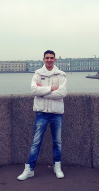 Максим Нюхин