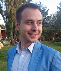 Николай Дикарев