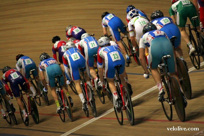 Велолайв новости велоспорта. Ирина Моличева Велоспорт. Балаболина Тамара Велоспорт. 1982 Год Чемпионат народов велогонка на треке Москва.