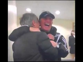 Get a Room: Jose Mourinho & Tony Pulis shared a passionate bear hug pre-WBA 3 – Chelsea 0