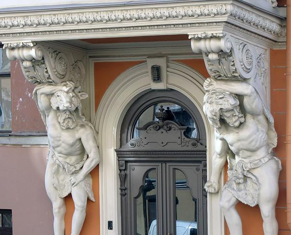 Сдаю 2 смежные комнаты общий метраж 50 м, в 3-к квартире. Центр города (Саперный переулок) пять минут до ст. метро Чернышевская и площадь Восстания. В третьей комнате живет одна девушка. Квартира тихая, выход во двор, дом сталинка. <br>Имеется стиральная машинка, есть вся основная мебель, кресла, кресло кровать, тахта, шкафы. Имеется быстрый интернет как вай фай так и проводной. В качестве нанимателя рассматривается одна девушка 17 т.р.,две девушки или пара 20 т.р. Без залога, без комиссии. - фото Фото: Сдаю 2 смежные комнаты общий метраж 50 м, в 3-к квартире. Центр города (Саперный переулок) пять минут до ст. метро Чернышевская и площадь Восстания. В третьей комнате живет одна девушка. Квартира тихая, выход во двор, дом сталинка. <br>Имеется стиральная машинка, есть вся основная мебель, кресла, кресло кровать, тахта, шкафы. Имеется быстрый интернет как вай фай так и проводной. В качестве нанимателя рассматривается одна девушка 17 т.р.,две девушки или пара 20 т.р. Без залога, без комиссии.