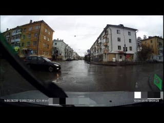 Пособие - как не надо ездить. ДТП удалось избежать. Снежинск 10 апреля 2015