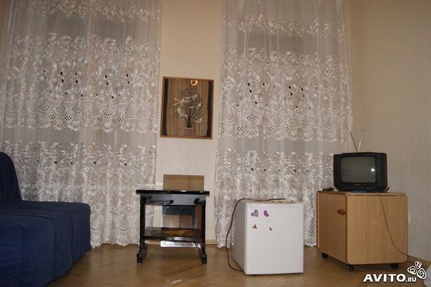 Комната в 5-к квартире на 4 этаже 5-этажного кирпичного дома <br>Без агентского вознаграждения, сама хозяйка, составление договора, деньги по факту заселения, КУ за счет хозяев, свет по счетчику, залог 5000 руб, хозяева в квартире не проживают, чисто. Животные и курение в квартире отсутствуют,, очень спокойно. Стиралка, холодильник, телевизор, мебель есть. Кухня большая 20 метров с двумя плитами,малонаселенная, большая ванна, туалет отдельно. Рядом метро Чернышевская, Гостинка, Маяковская, Нева и Невский. <br>Желательно для пары 2 человека. - фото Фото: Комната в 5-к квартире на 4 этаже 5-этажного кирпичного дома <br>Без агентского вознаграждения, сама хозяйка, составление договора, деньги по факту заселения, КУ за счет хозяев, свет по счетчику, залог 5000 руб, хозяева в квартире не проживают, чисто. Животные и курение в квартире отсутствуют,, очень спокойно. Стиралка, холодильник, телевизор, мебель есть. Кухня большая 20 метров с двумя плитами,малонаселенная, большая ванна, туалет отдельно. Рядом метро Чернышевская, Гостинка, Маяковская, Нева и Невский. <br>Желательно для пары 2 человека.