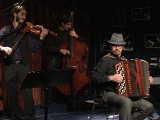 SIMAN TOV QUINTET 4/19 Sirba Medley - Mama's 13-02-2010