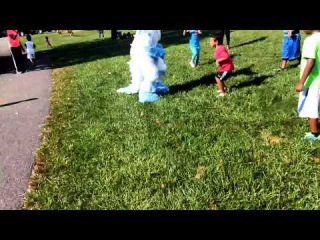 The Kiddies Love Pearl! - Pearl at a Park Party