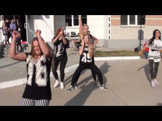 Красивые девушки танцуют хип-хоп (hip-hop) - dance-театр