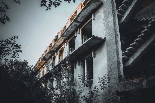 Недостроенная больница